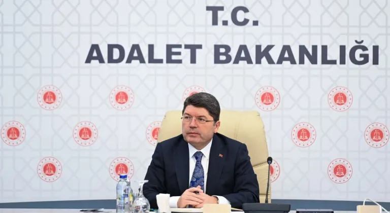 Bakan Tunç: Terörün kendini feshetmesi gündemde