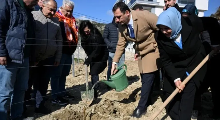 Bornova Misket Üzümü İçin Büyük Adım: İlk Fidanlar Toprağa Dikildi