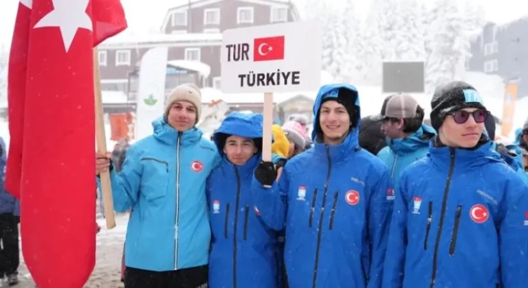 Genç Kayakçılar Uludağ'da Serüven Başladı