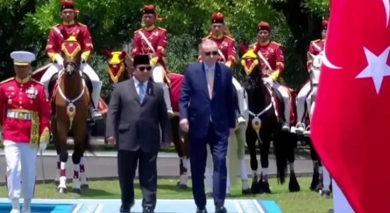 Cumhurbaşkanı Erdoğan Endonezya'da: Türkiye-Endonezya İlişkileri Güçleniyor