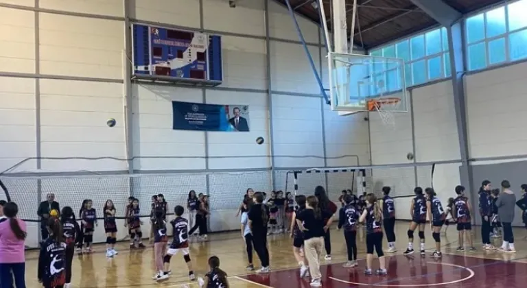 Efes Selçuklu Çocukları Kış Sporlarıyla Aktif Kalıyor