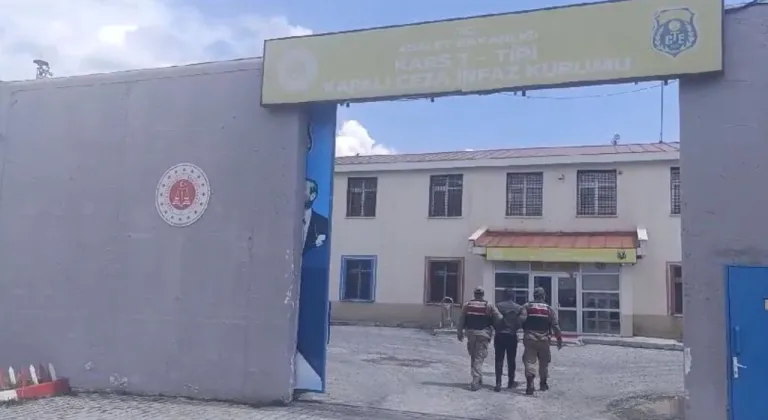 Kars’ta kesinleşmiş hapis cezasıyla aranan şahıs yakalandı