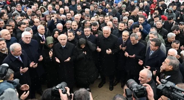 Malatya'da Deprem Şehitleri Unutulmadı