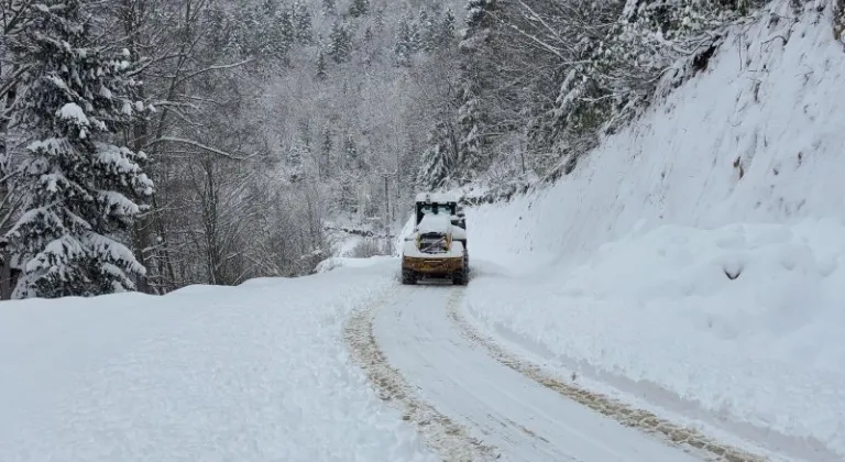 Ordu'da Kar Kalınlığı 60 cm'ye Ulaşarak Ekipler Seferber Oldu