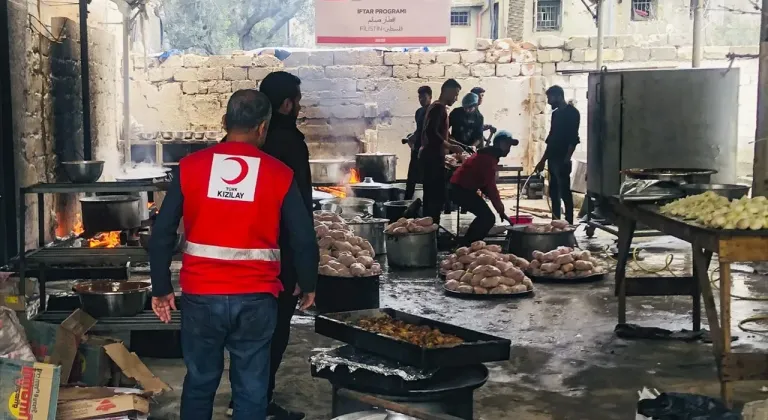 Türk Kızılay, Ramazan Yardımlarını 18 Ülkede 3,3 Milyon Kişiye Ulaştırıyor